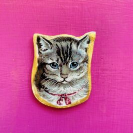 Amuleto Prendedor Hazte Caso